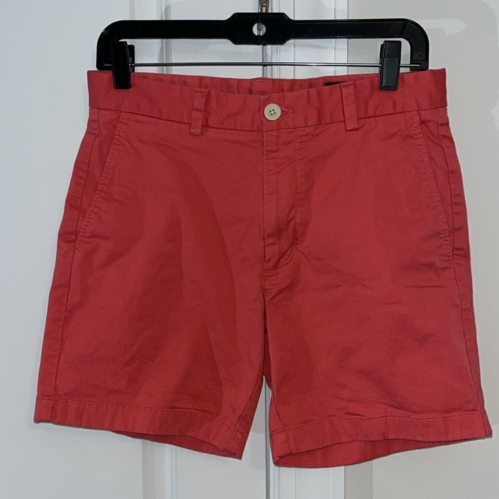Pale Pink vineyard vines cotton blend flat front model golf sailing shorts